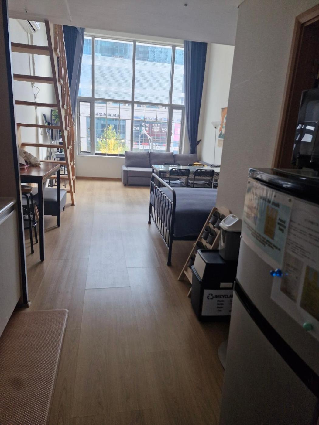 Hongdae Residence - 1Min From Hongik Uni Station Exit #1 Σεούλ Εξωτερικό φωτογραφία